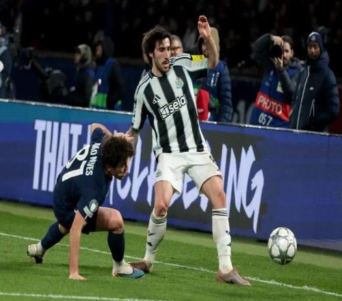 加拿大队重,视阿芳伤情,处理,8波足球即时比分,8波比分,8波体育比分网,比分直播